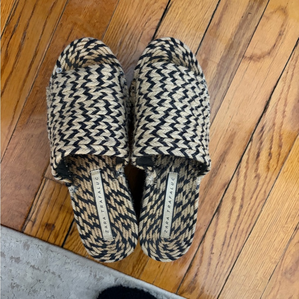 Zara Black and Cream Woven Slides